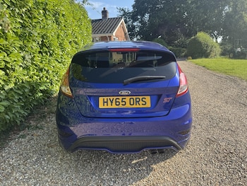 Used Ford Fiesta 2015 for sale - 79030088: Photo