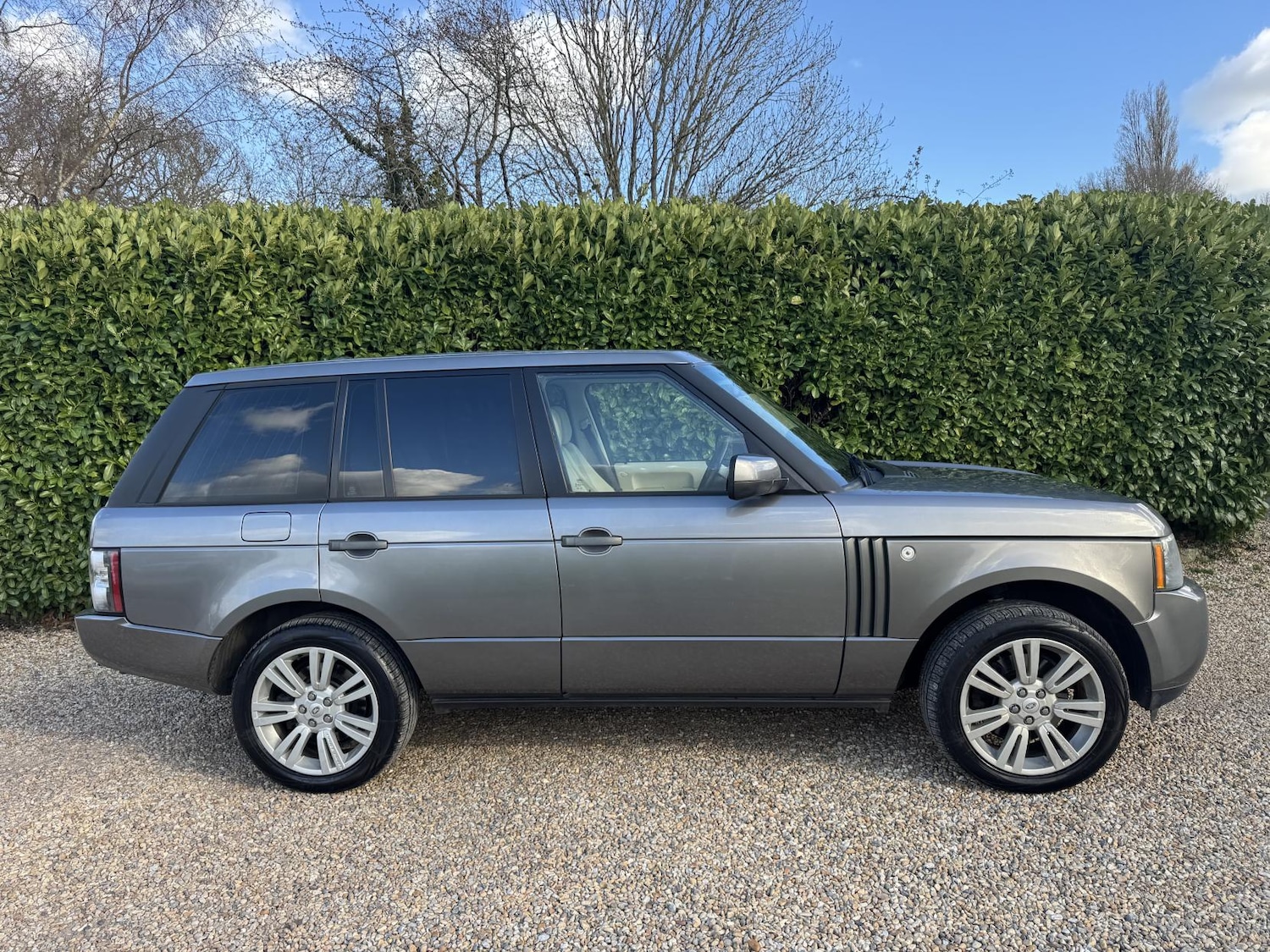 Used Land Rover Range Rover 2010 for sale - 78018716: Photo 2