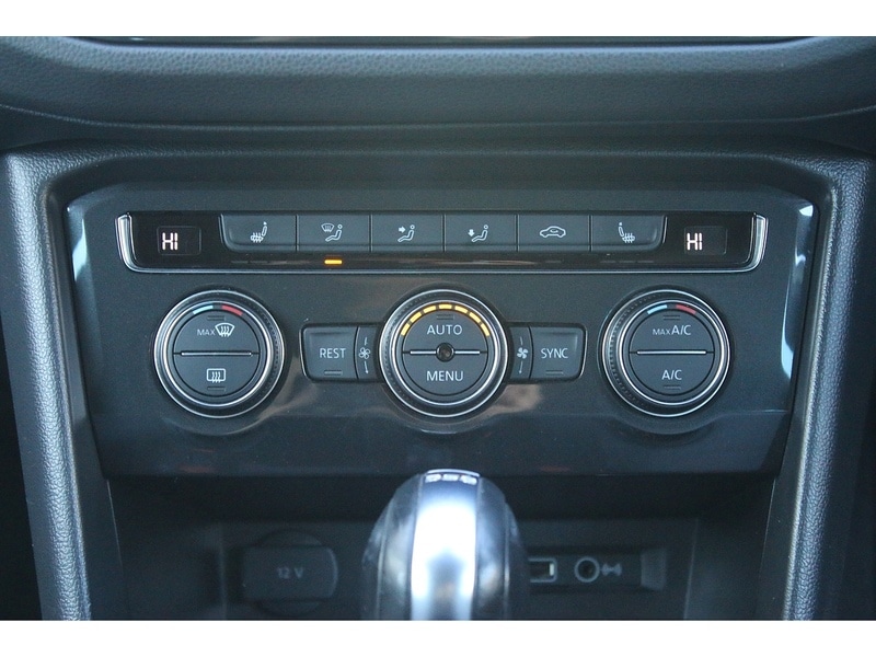 Used Volkswagen Tiguan 2019 for sale - 77220180: Photo 38