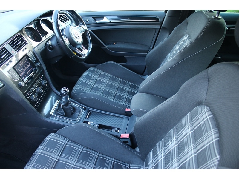 Used Volkswagen Golf 2015 for sale - 76896587: Photo 25