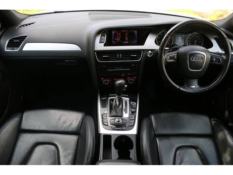 Used Audi A4 2010 for sale - 76831659: Photo 2
