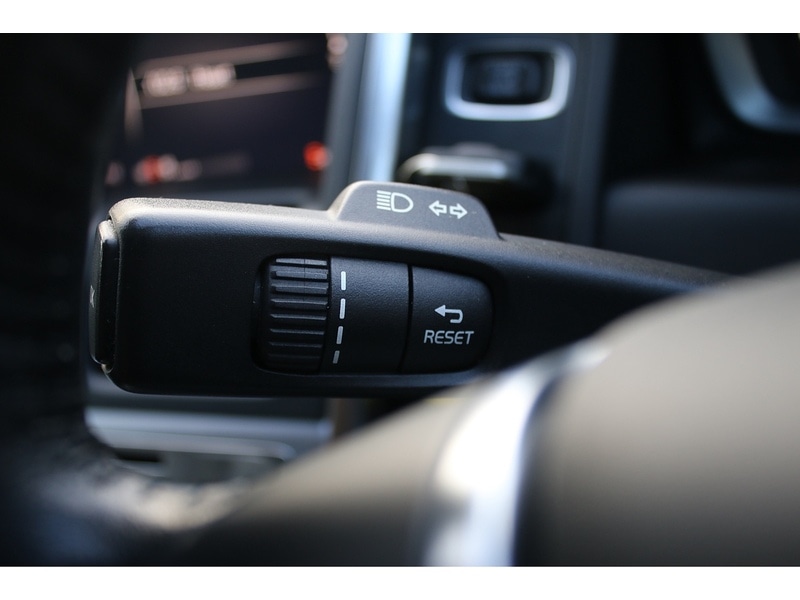 Used Volvo XC60 2017 for sale - 77011634: Photo 32