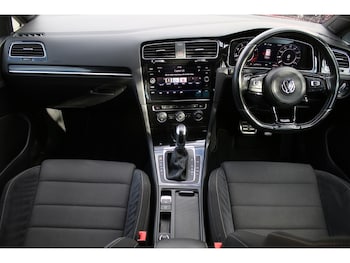 Used Volkswagen Golf 2018 for sale - 78610570: Photo