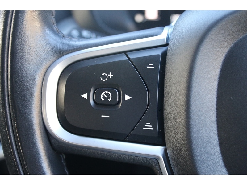 Used Volvo XC60 2017 for sale - 77159048: Photo 31