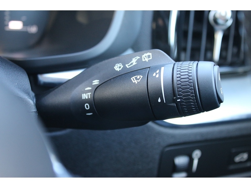 Used Volvo XC60 2017 for sale - 77159048: Photo 34