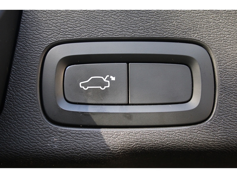 Used Volvo XC60 2017 for sale - 77159048: Photo 43