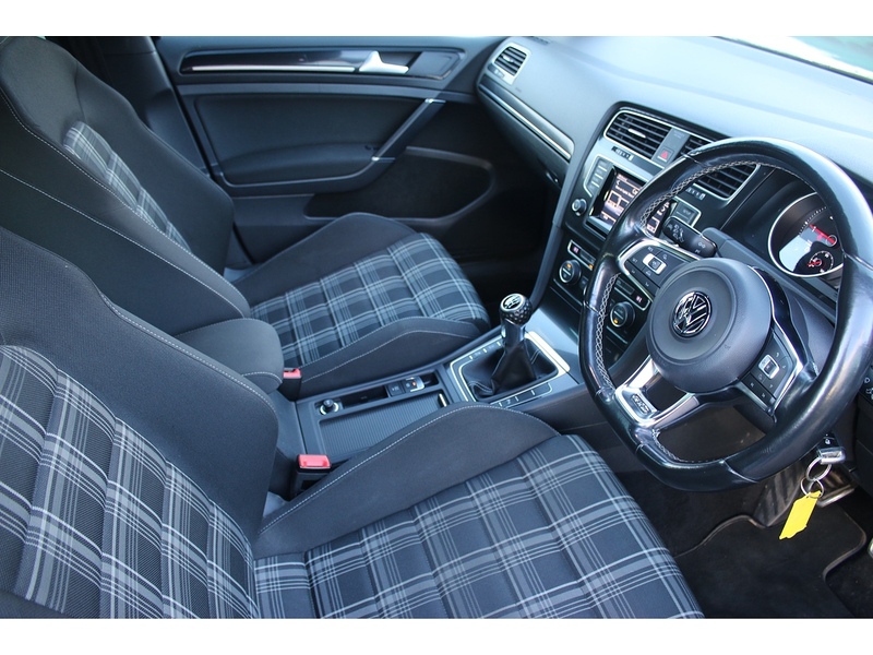 Used Volkswagen Golf 2015 for sale - 76844678: Photo 23