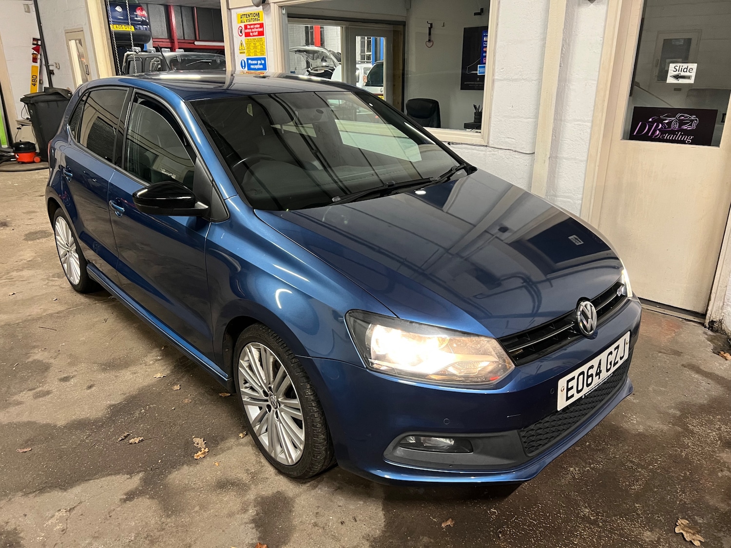 Used Volkswagen Polo 2014 for sale - 76648105: Photo 1
