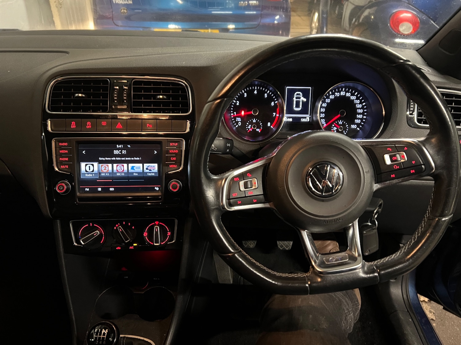 Used Volkswagen Polo 2014 for sale - 76648105: Photo 2