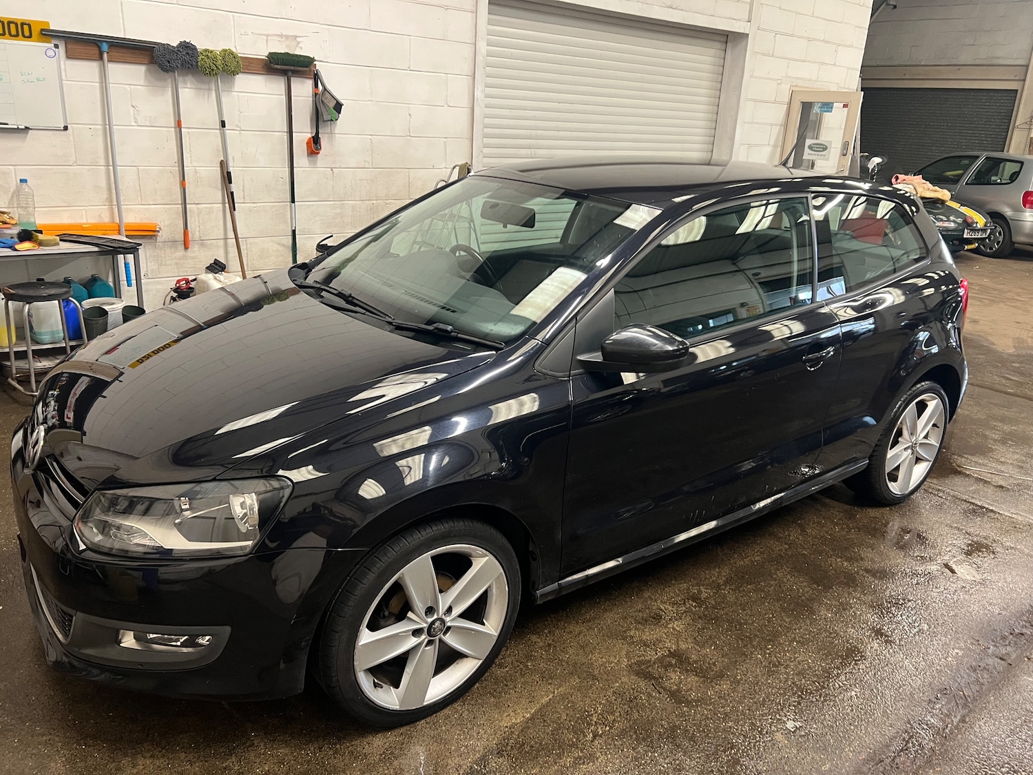 Used Volkswagen Polo 2011 for sale - 76466241: Photo 1