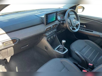 Used Dacia Sandero Stepway 2022 for sale - 78206960: Photo