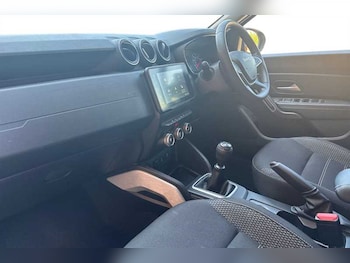 Used Dacia Duster 2023 for sale - 77316176: Photo