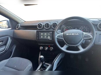 Used Dacia Duster 2023 for sale - 77316176: Photo