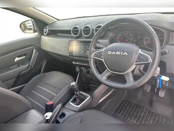 Used Dacia Duster 2023 for sale - 77855937: Photo