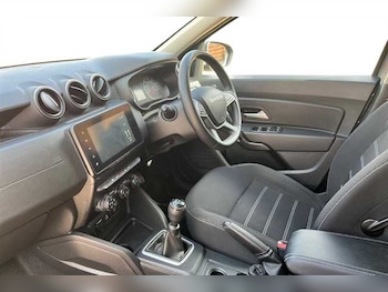 Used Dacia Duster 2023 for sale - 77810399: Photo