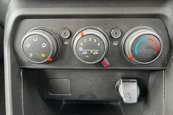 Used Dacia Sandero 2023 for sale - 76155222: Photo 16