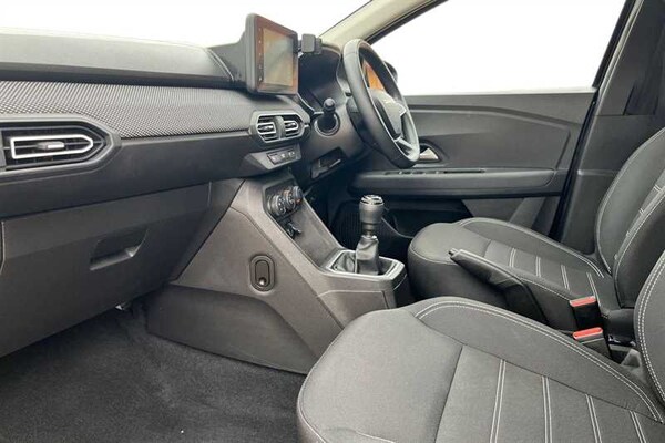 Used Dacia Sandero 2023 for sale - 76155222: Photo 2