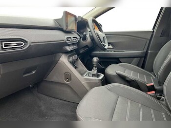 Used Dacia Sandero 2023 for sale - 76155222: Photo 2