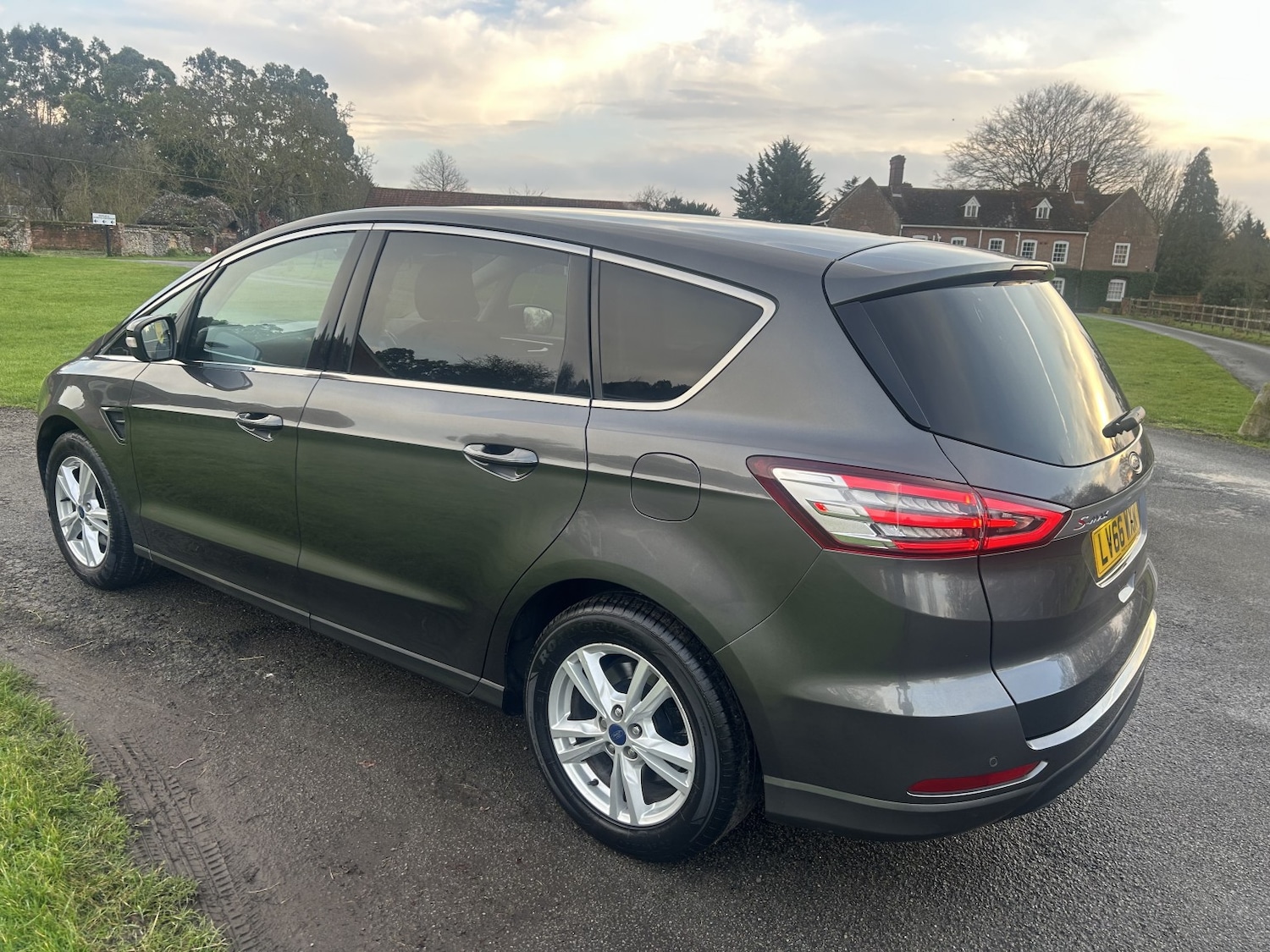Used Ford S-Max 2016 for sale - 77027952: Photo 26