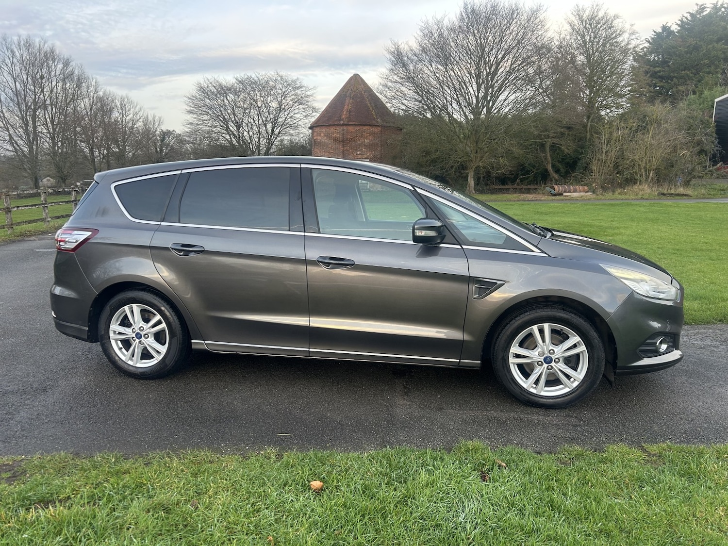 Used Ford S-Max 2016 for sale - 77027952: Photo 4