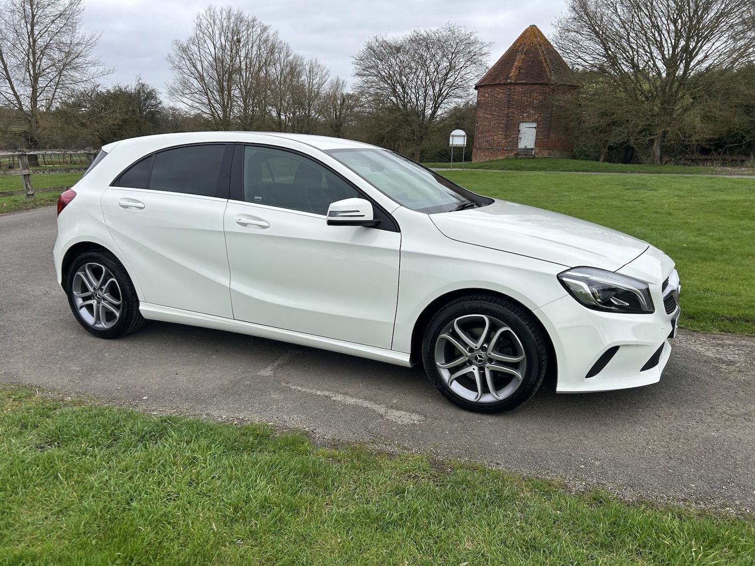 Used Mercedes-Benz A-Class 2018 for sale - 77864904: Photo 3