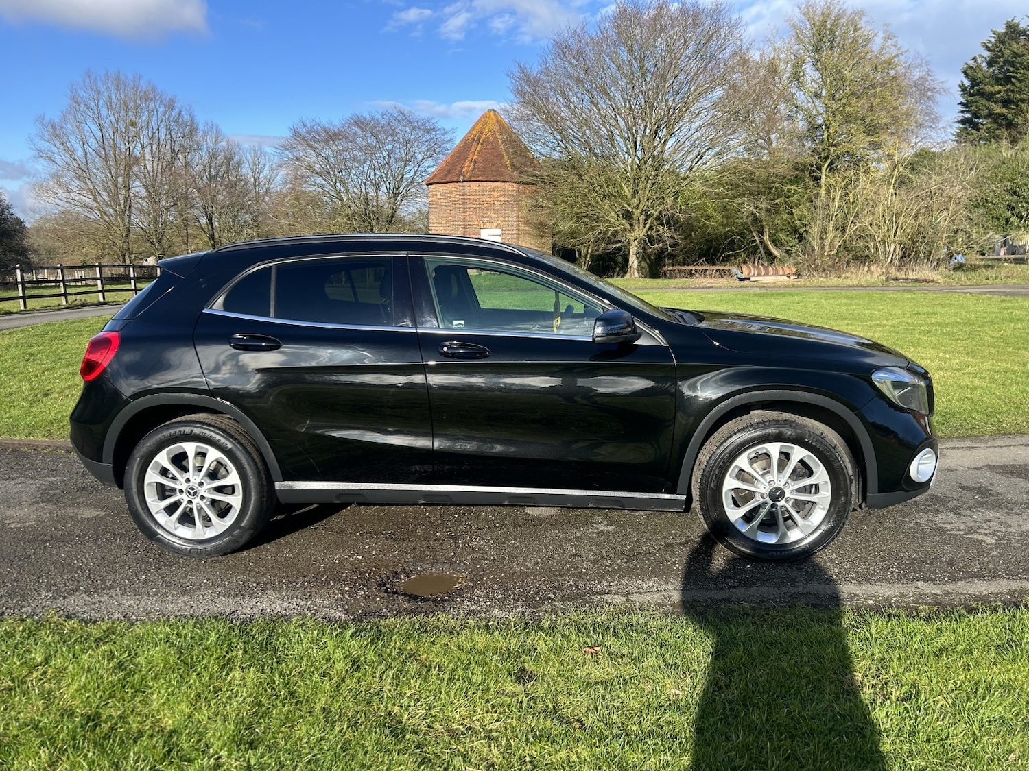 Used Mercedes-Benz GLA 2018 for sale - 77438385: Photo 3
