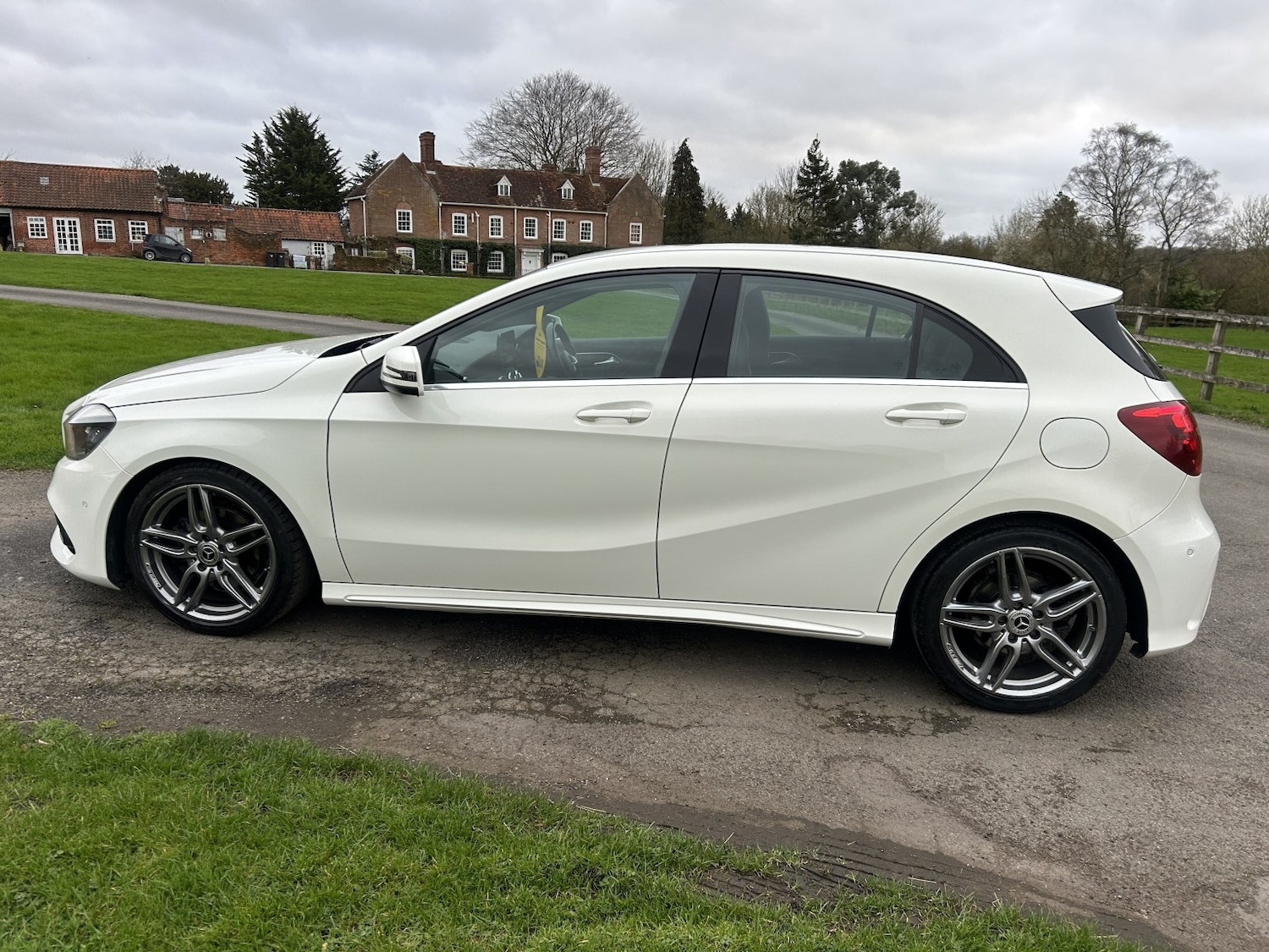 Used Mercedes-Benz A-Class 2017 for sale - 77864911: Photo 25