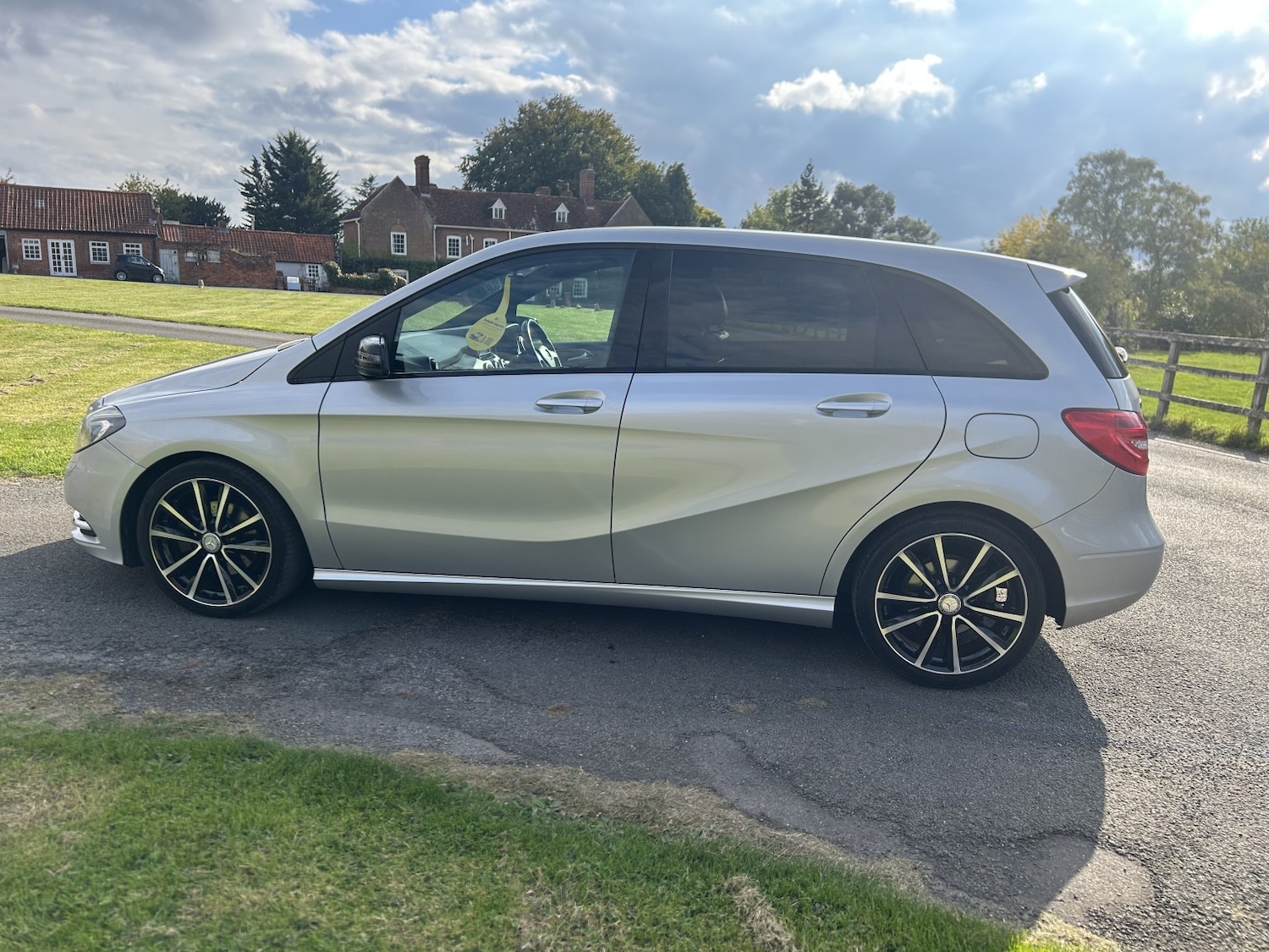 Used Mercedes-Benz B Class 2014 for sale - 77069094: Photo 24