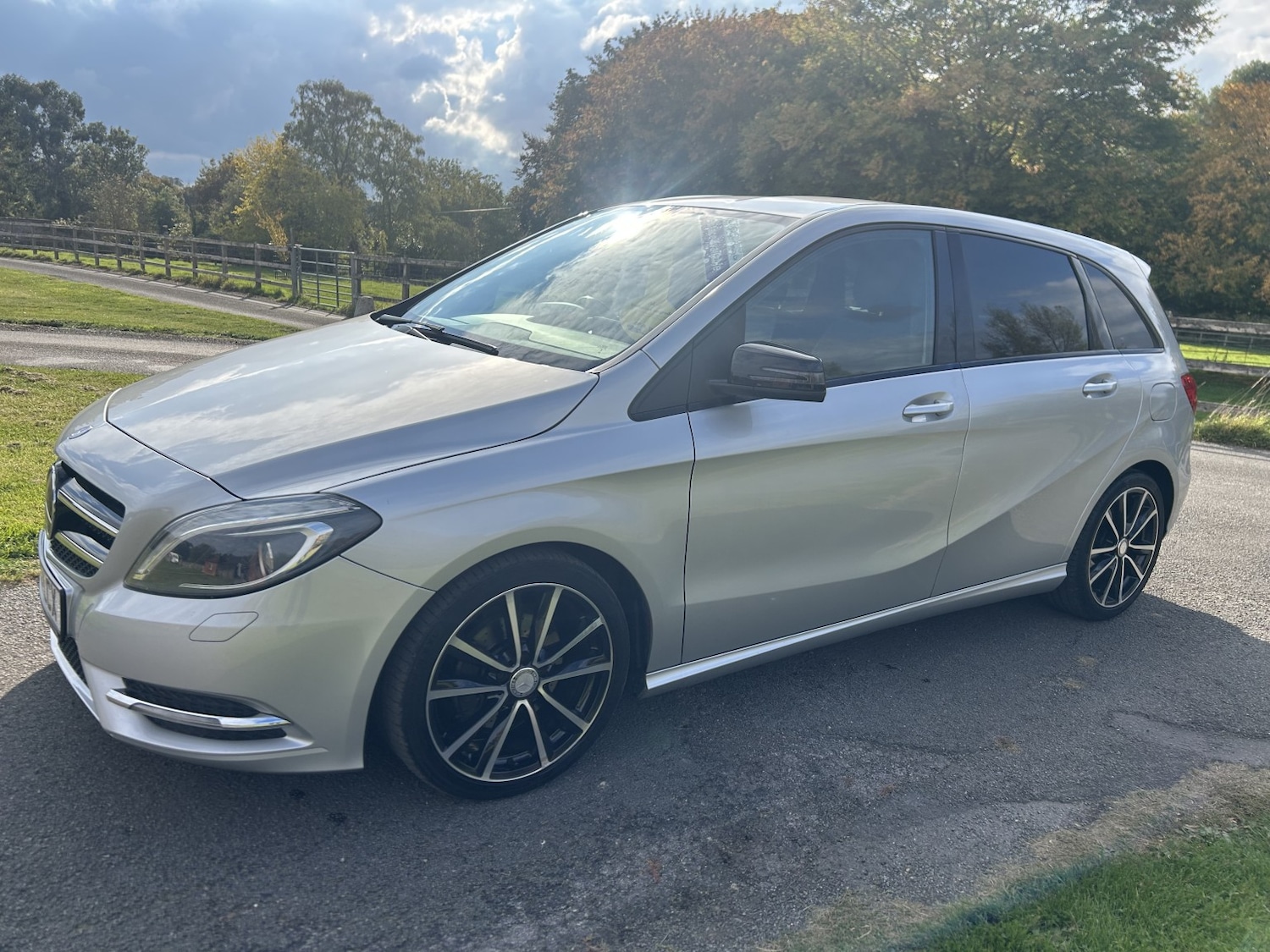 Used Mercedes-Benz B Class 2014 for sale - 77069094: Photo 25