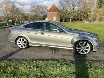 Used Mercedes-Benz C Class 2015 for sale - 77069100: Photo