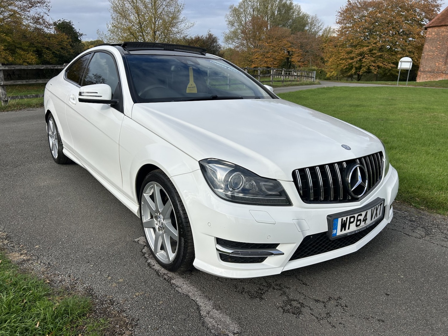 Used Mercedes-Benz C Class 2015 for sale - 76662683: Photo 1