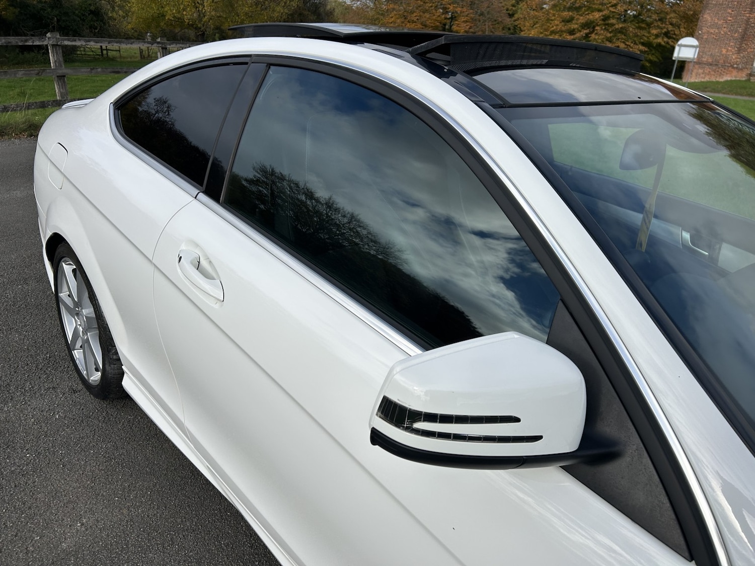 Used Mercedes-Benz C Class 2015 for sale - 76662683: Photo 2