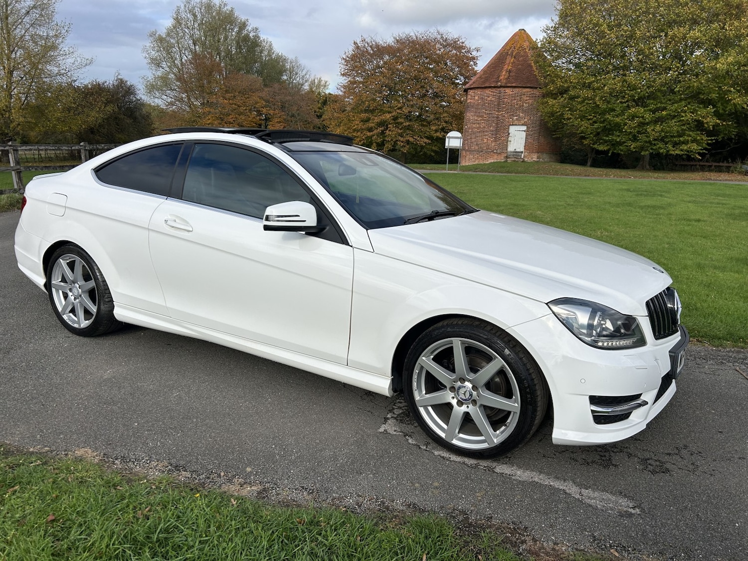 Used Mercedes-Benz C Class 2015 for sale - 76662683: Photo 4