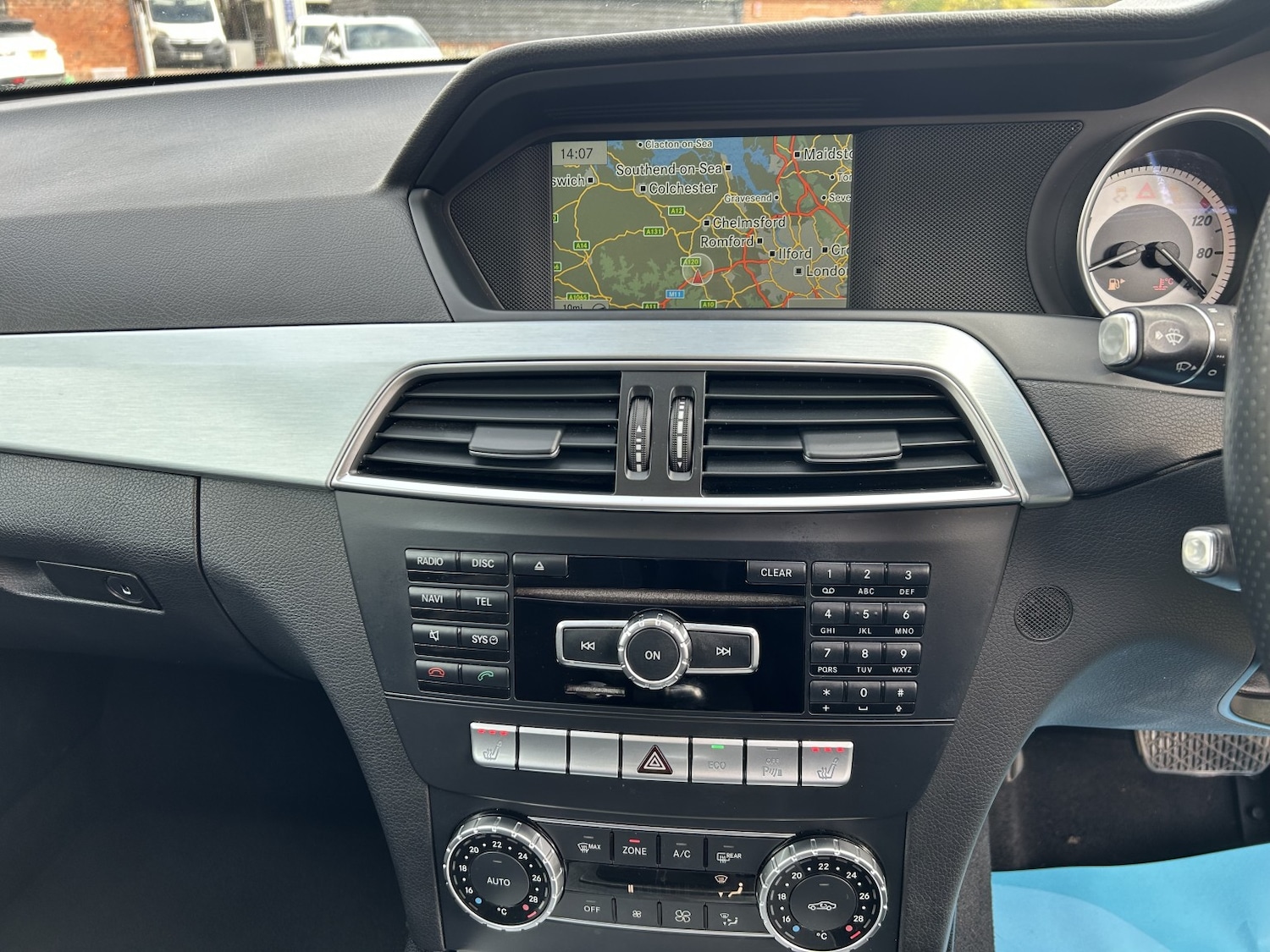 Used Mercedes-Benz C Class 2015 for sale - 76662683: Photo 9