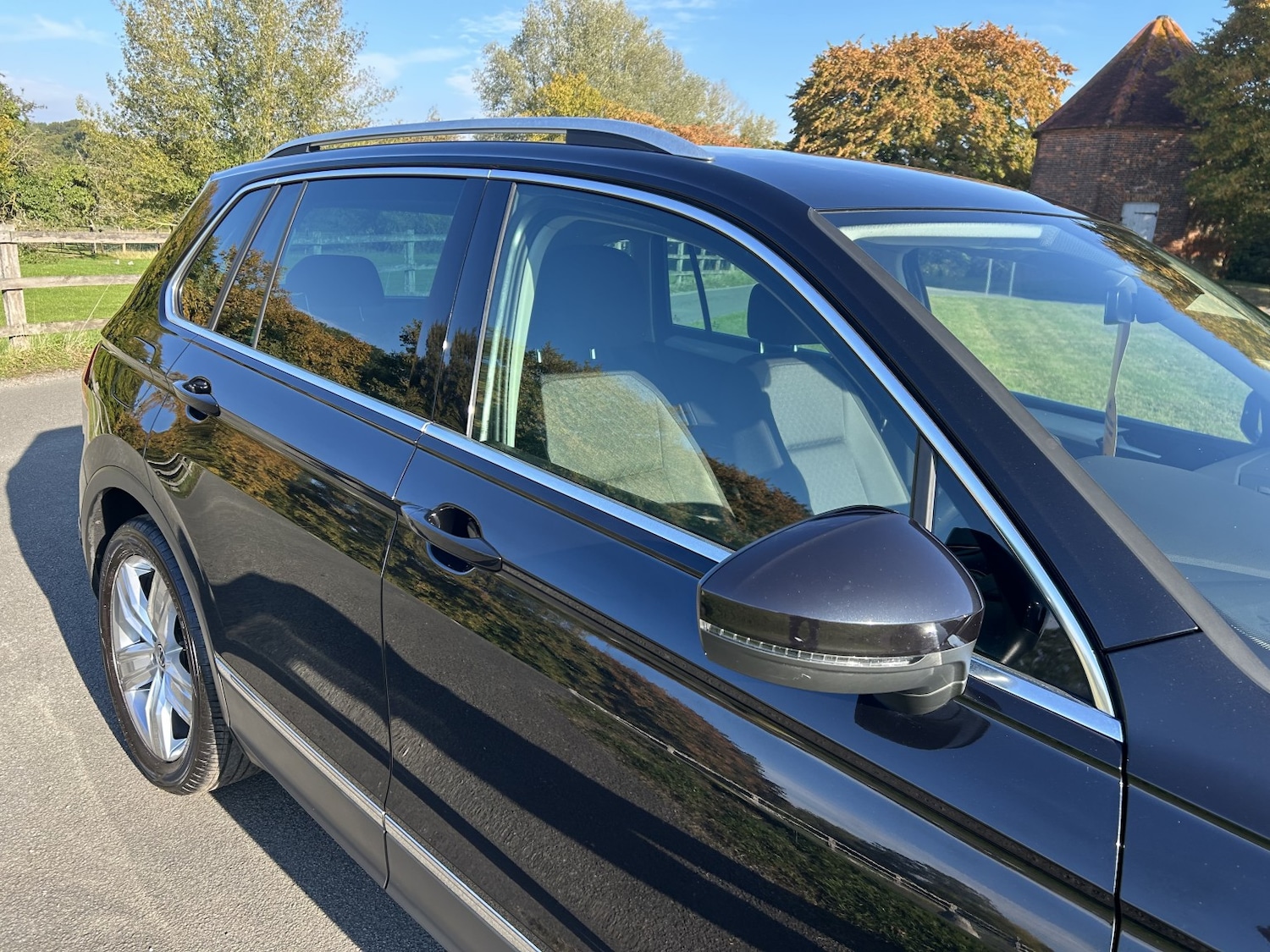 Used Volkswagen Tiguan 2020 for sale - 76662743: Photo 2