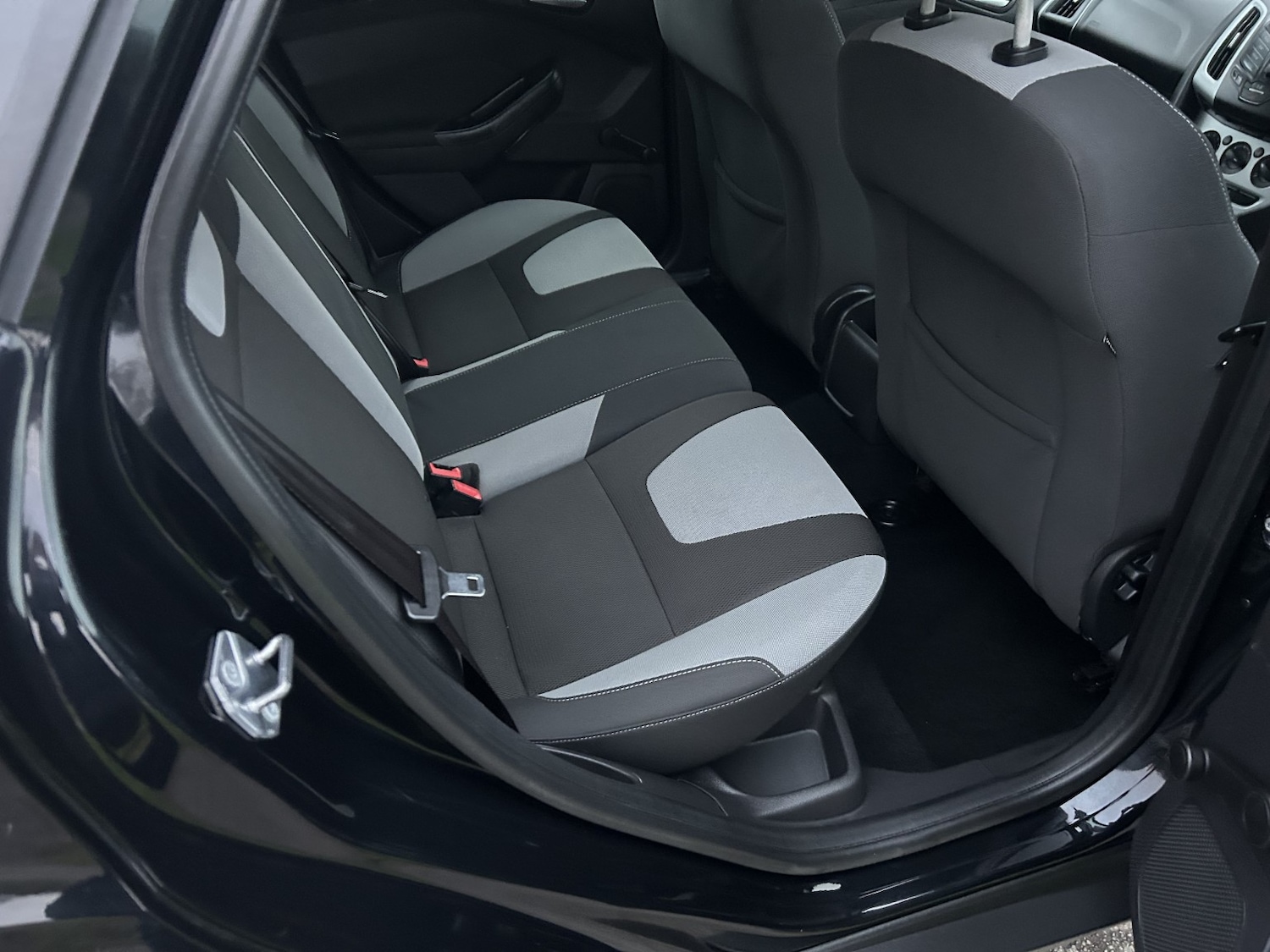 Used Ford Focus 2013 for sale - 77033107: Photo 13