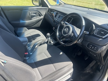 Used Kia Carens 2013 for sale - 79184213: Photo