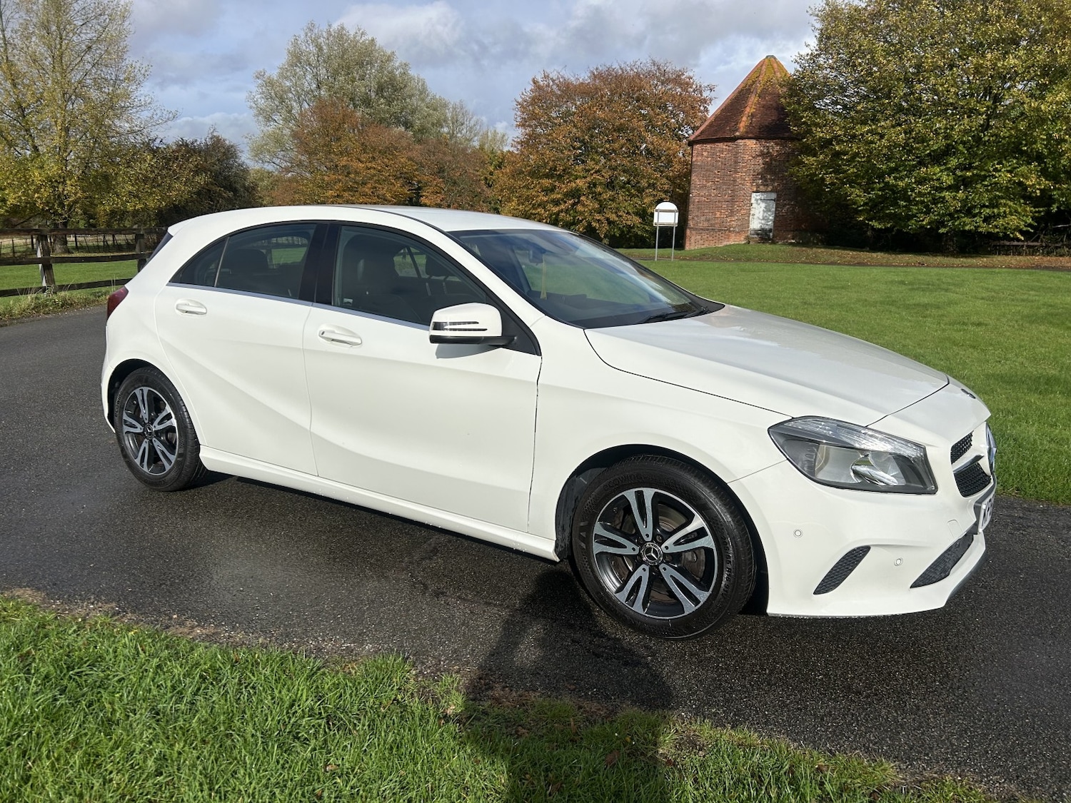 Used Mercedes-Benz A-Class 2017 for sale - 76662752: Photo 3