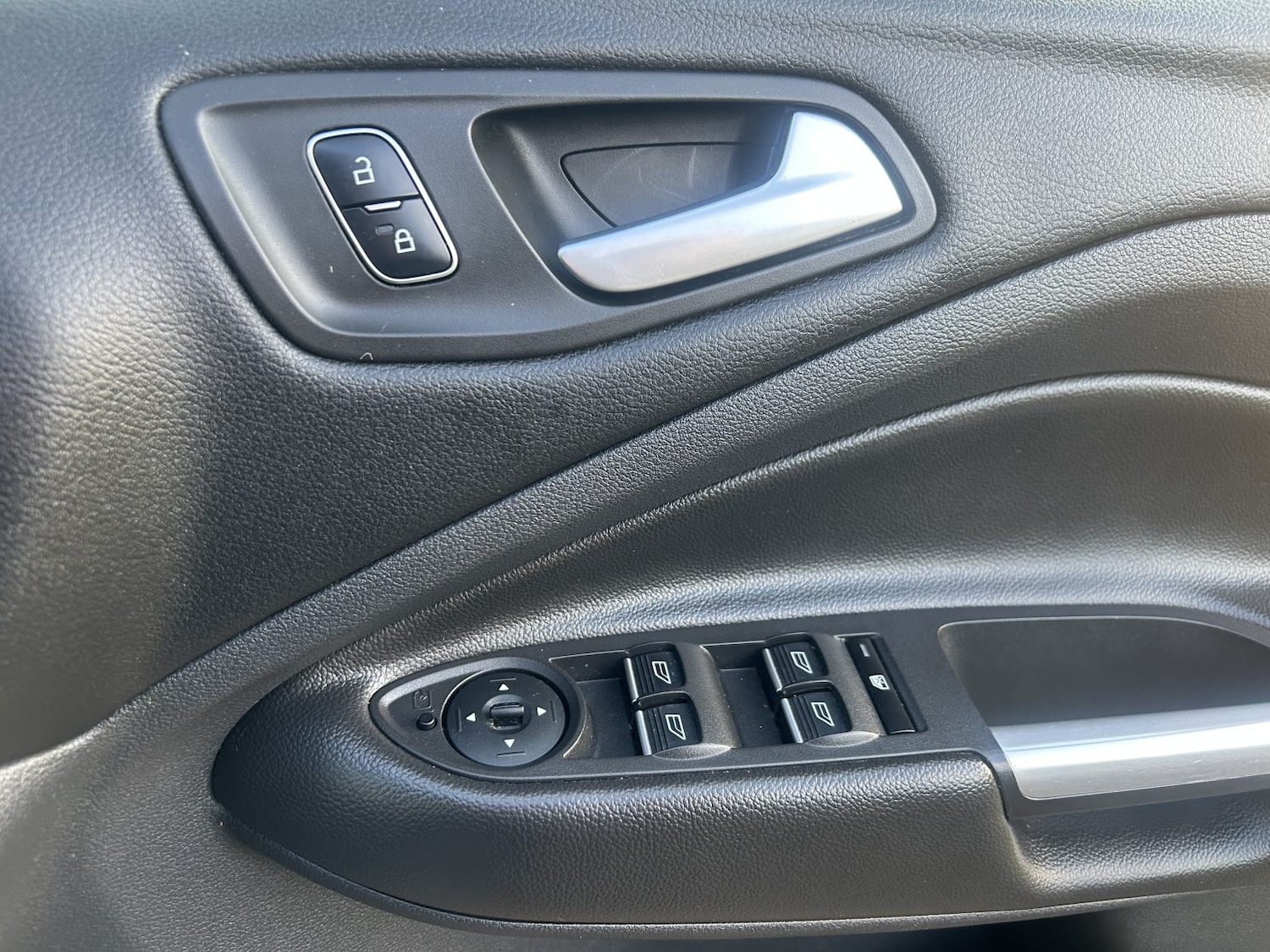 Used Ford Kuga 2017 for sale - 77228229: Photo 16