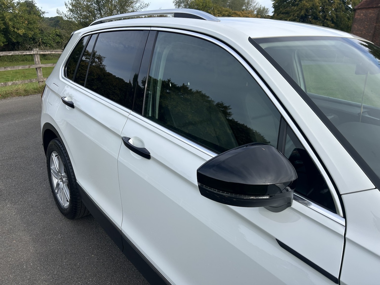 Used Volkswagen Tiguan 2019 for sale - 77129676: Photo 2