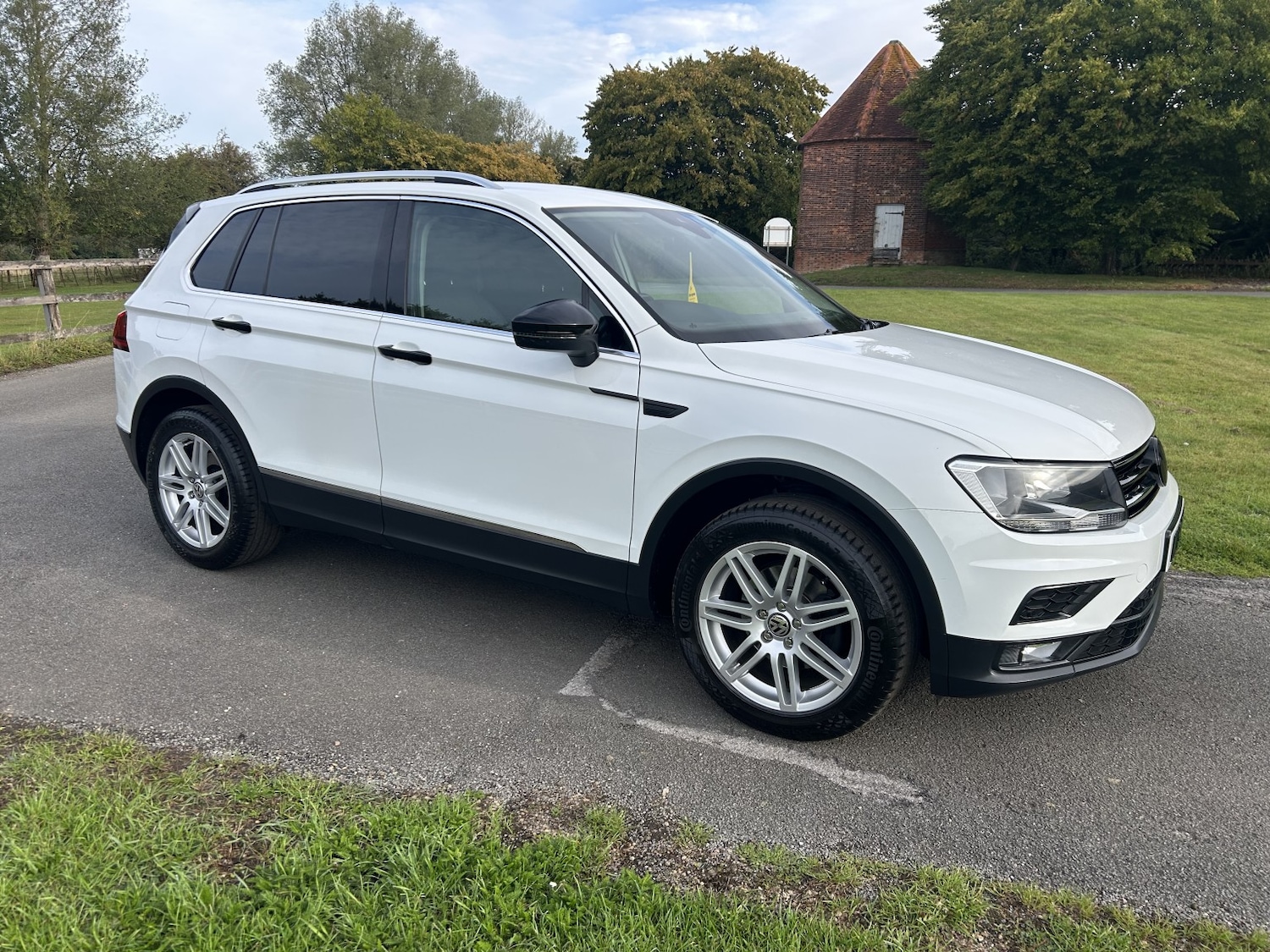 Used Volkswagen Tiguan 2019 for sale - 77129676: Photo 3