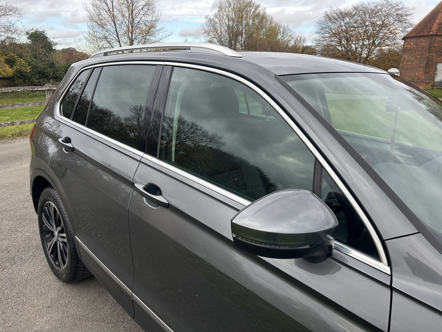 Used Volkswagen Tiguan 2016 for sale - 76662796: Photo 2