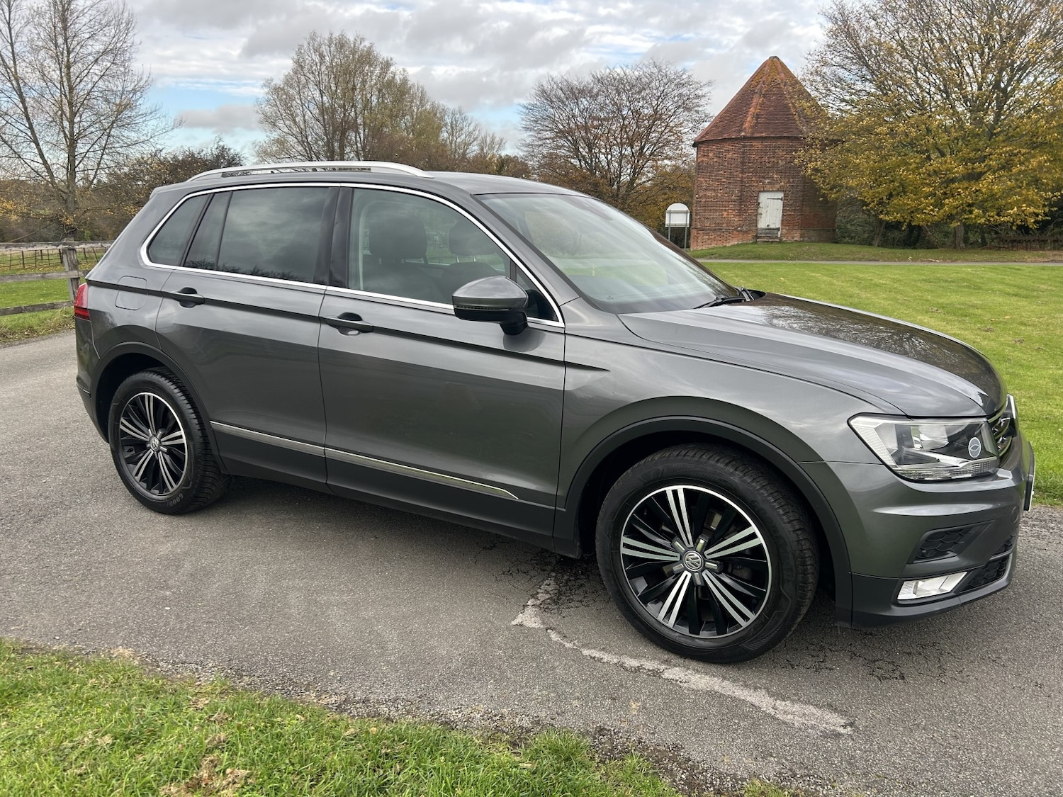Used Volkswagen Tiguan 2016 for sale - 76662796: Photo 3