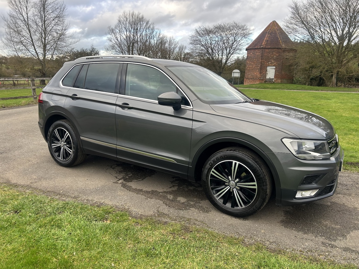 Used Volkswagen Tiguan 2016 for sale - 77694168: Photo 3