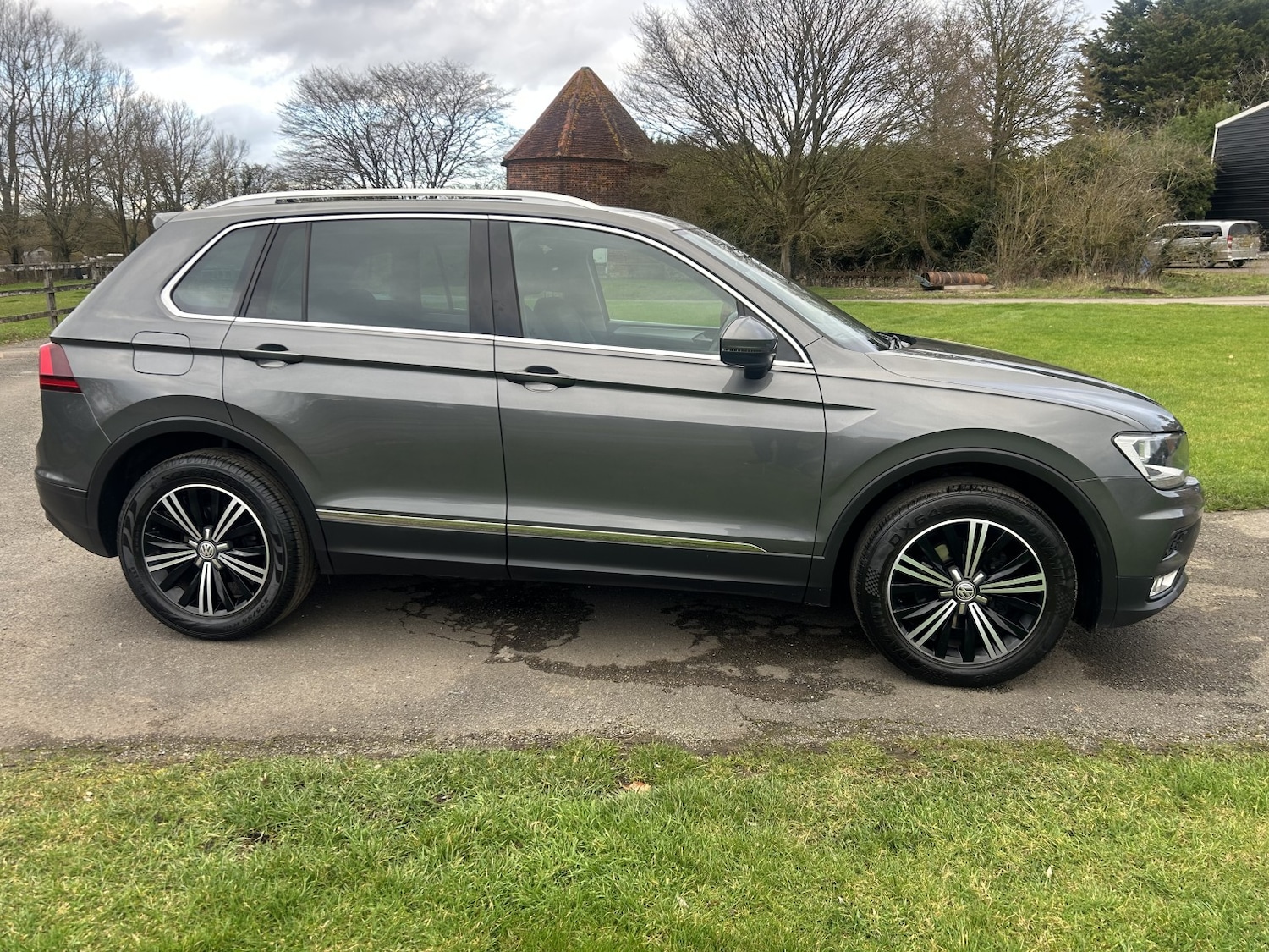 Used Volkswagen Tiguan 2016 for sale - 77694168: Photo 4