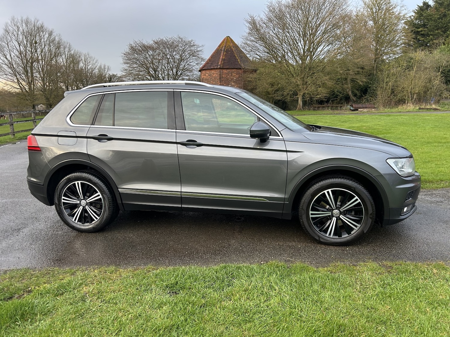 Used Volkswagen Tiguan 2017 for sale - 77915692: Photo 3