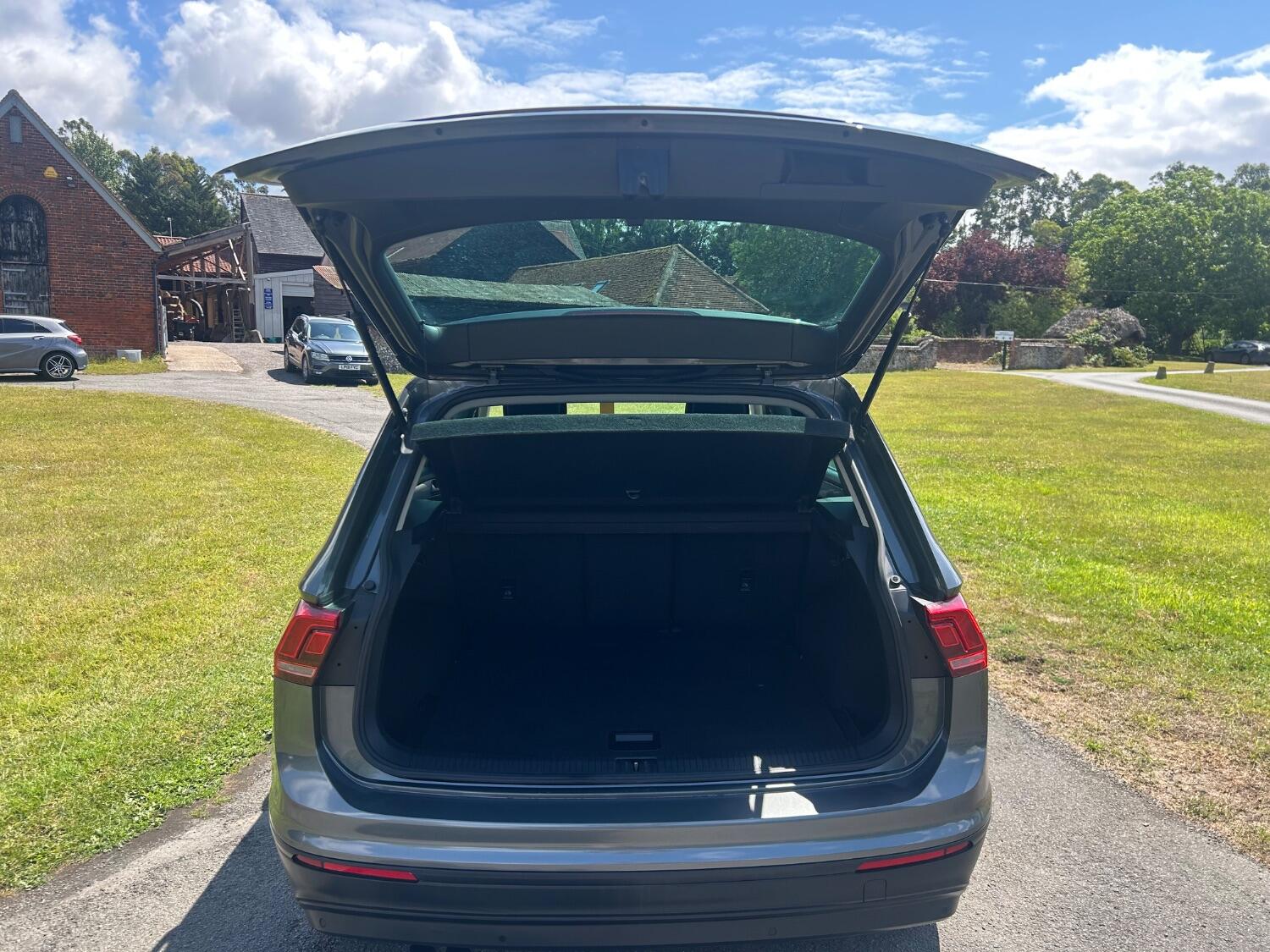 Used Volkswagen Tiguan 2017 for sale - 76662714: Photo 23