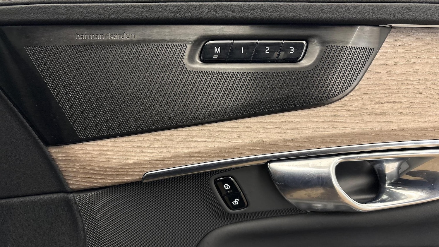 Used Volvo XC90 2025 for sale - 76422385: Photo 15