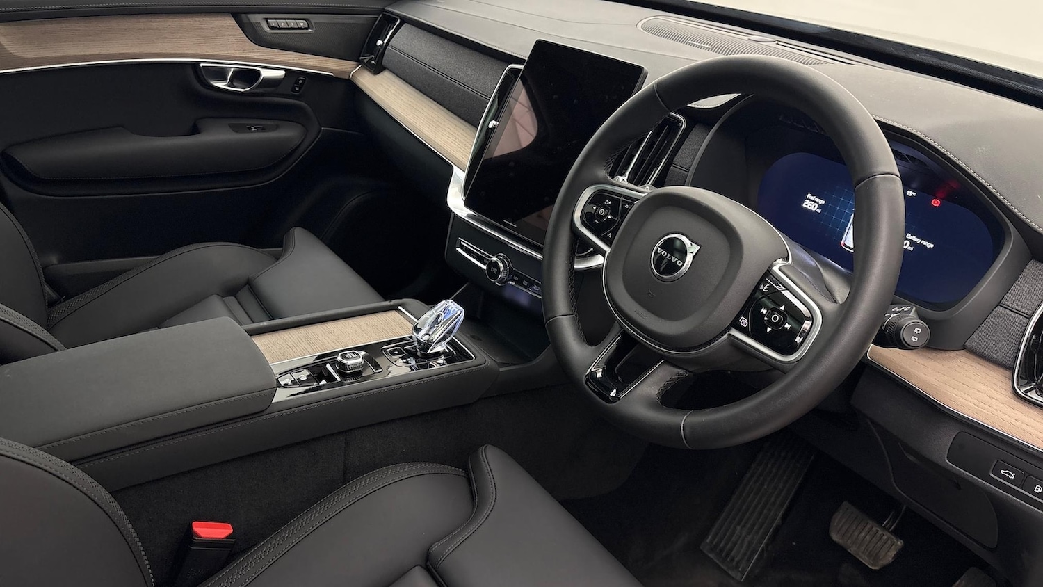 Used Volvo XC90 2025 for sale - 76422385: Photo 9