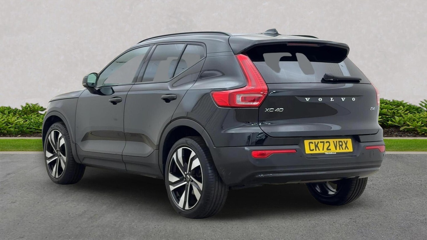 Used Volvo XC40 2022 for sale - 76969043: Photo 2